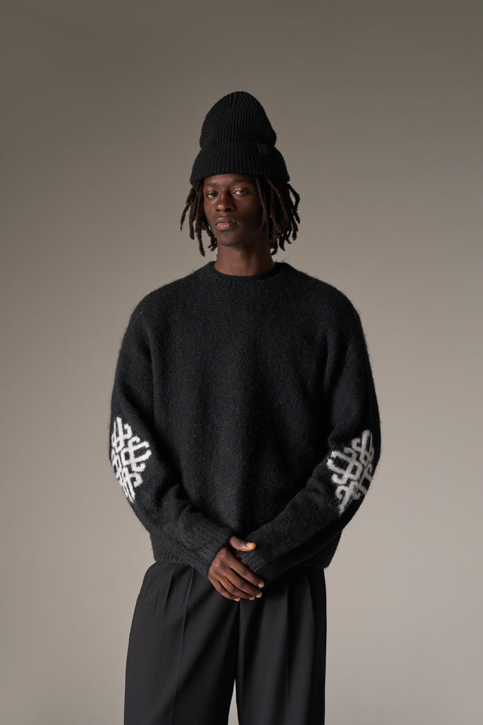 BRUSHED EMBLEM SLEEVE KNITTED CREW - BLACK