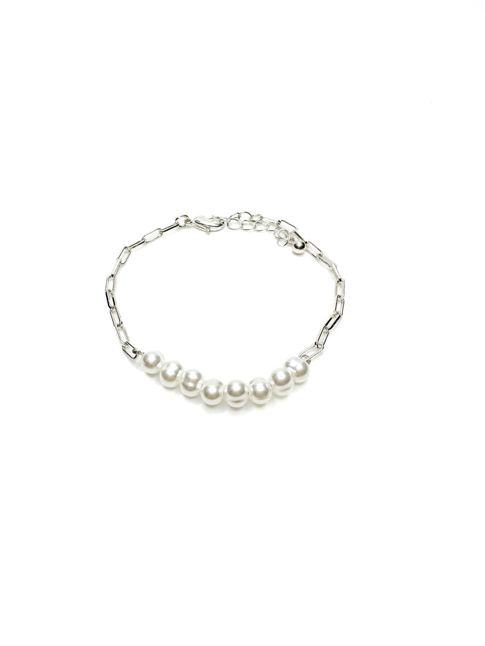 Silver bracelet with pearls