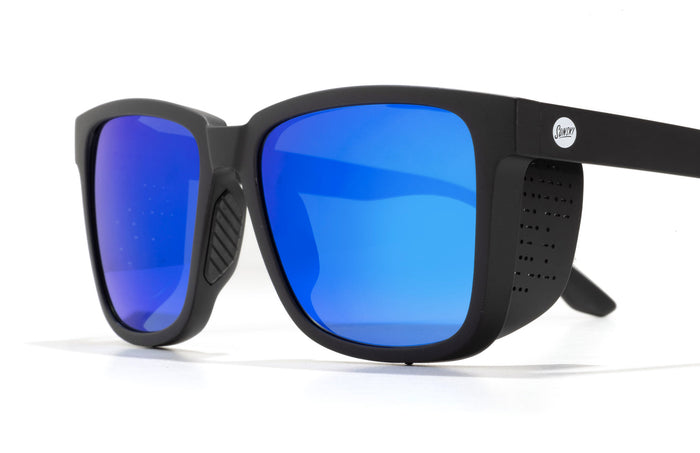 #color_black-blue