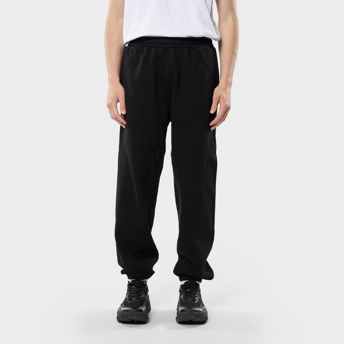 Dyngja Sweatpants model-men
