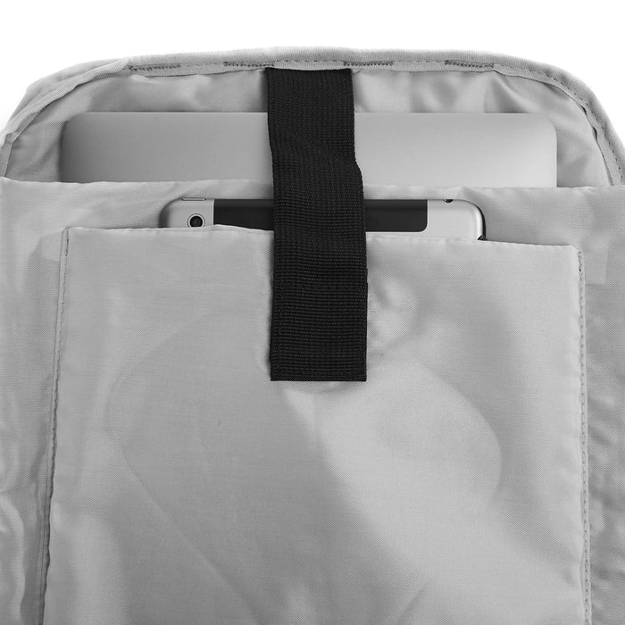 Ela Mo™ Rolltop Rucksack | Bye Bye Summer. Im grauen Innenbereich des Rucksacks befinden sich Fächer für Laptop und iPad.