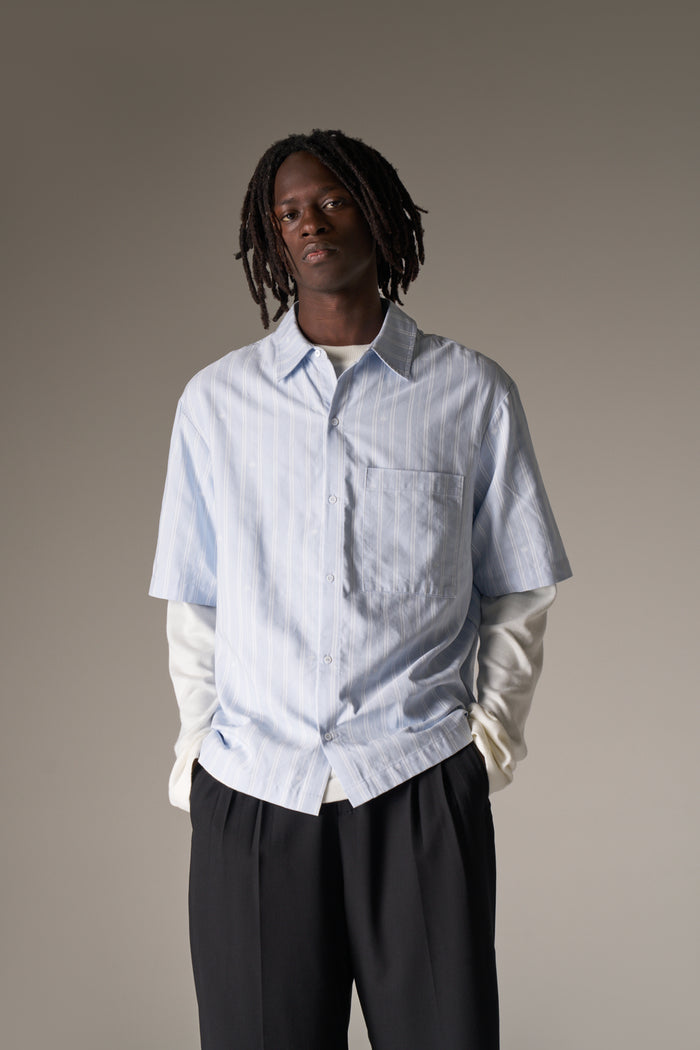 EMBLEM STRIPE SHIRT - BLUE