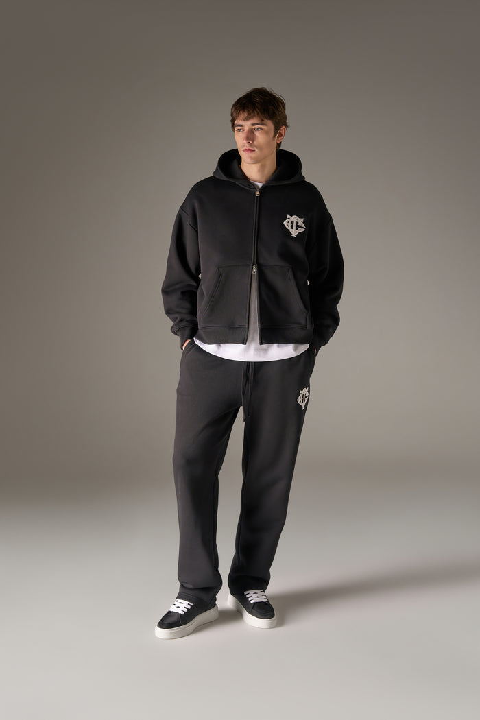 HEAVYWEIGHT MONOGRAM APPLIQUE EMBLEM JOGGERS - BLACK