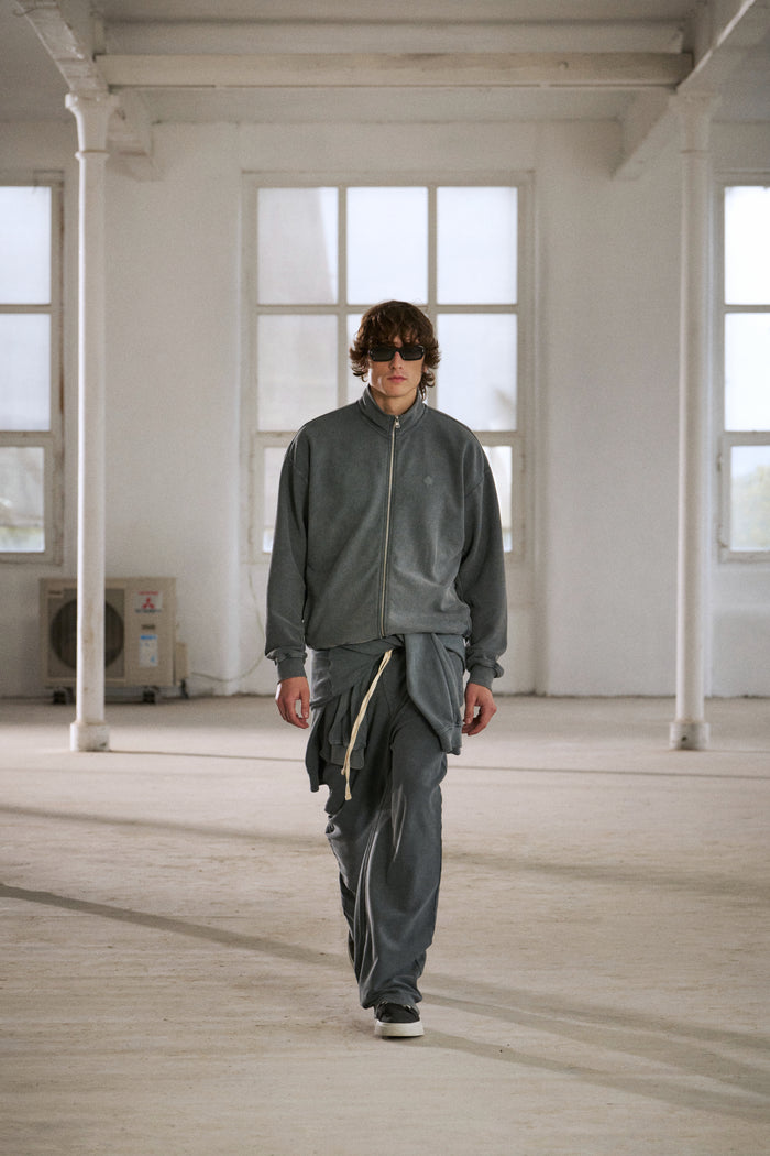 HEAVYWEIGHT WASHED RIBBED ZIP THROUGH FUNNEL NECK - GREY