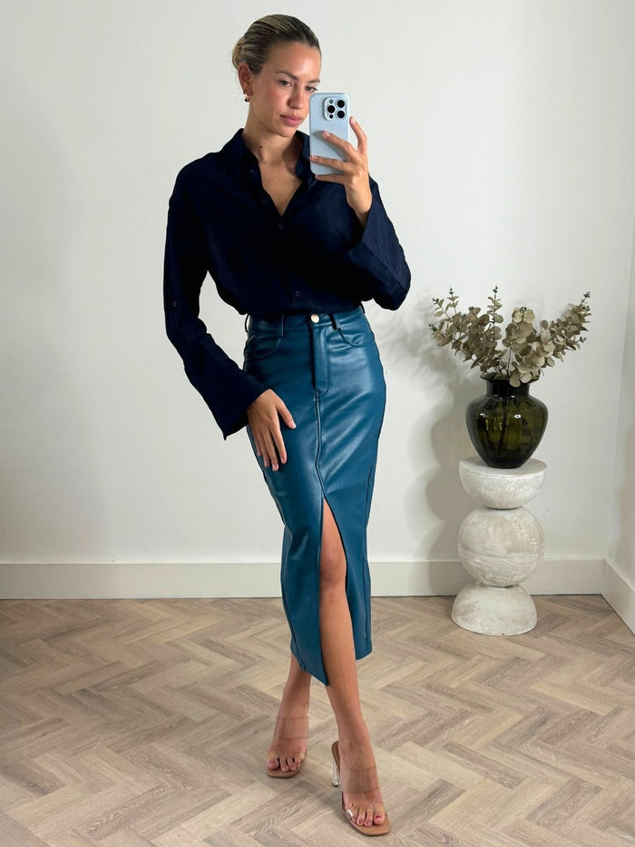 Kensie Roll Up Shirt in Navy - Style Cheat