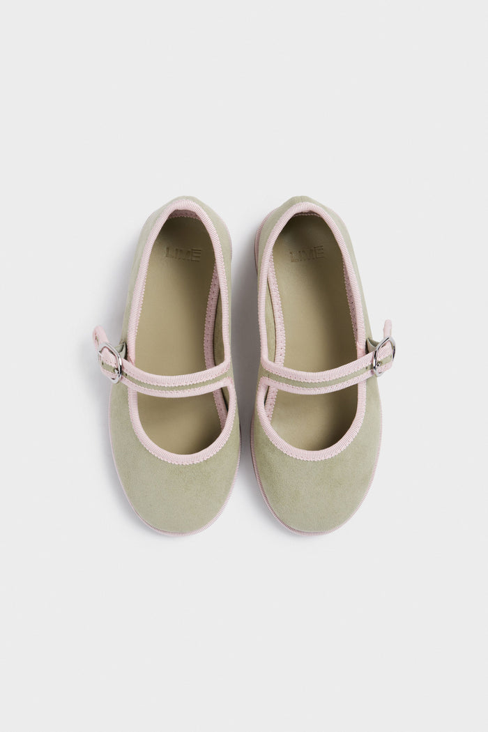 LIGHT OLIVE