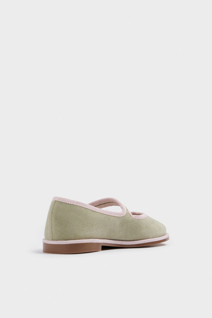 LIGHT OLIVE
