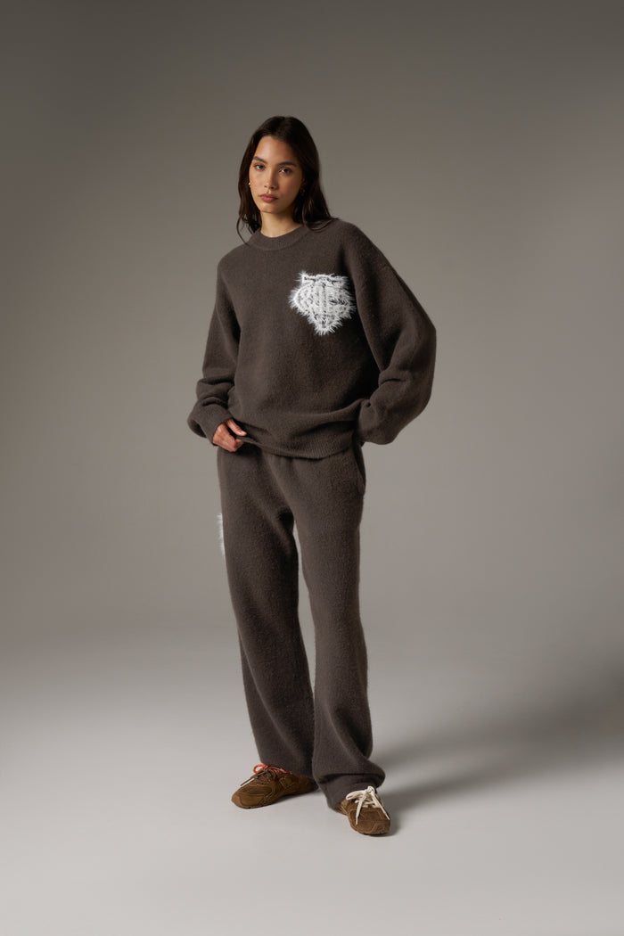 MONOGRAM FLUFFY KNIT CREW - BROWN