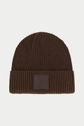RIBBED EMBLEM BEANIE - BROWN