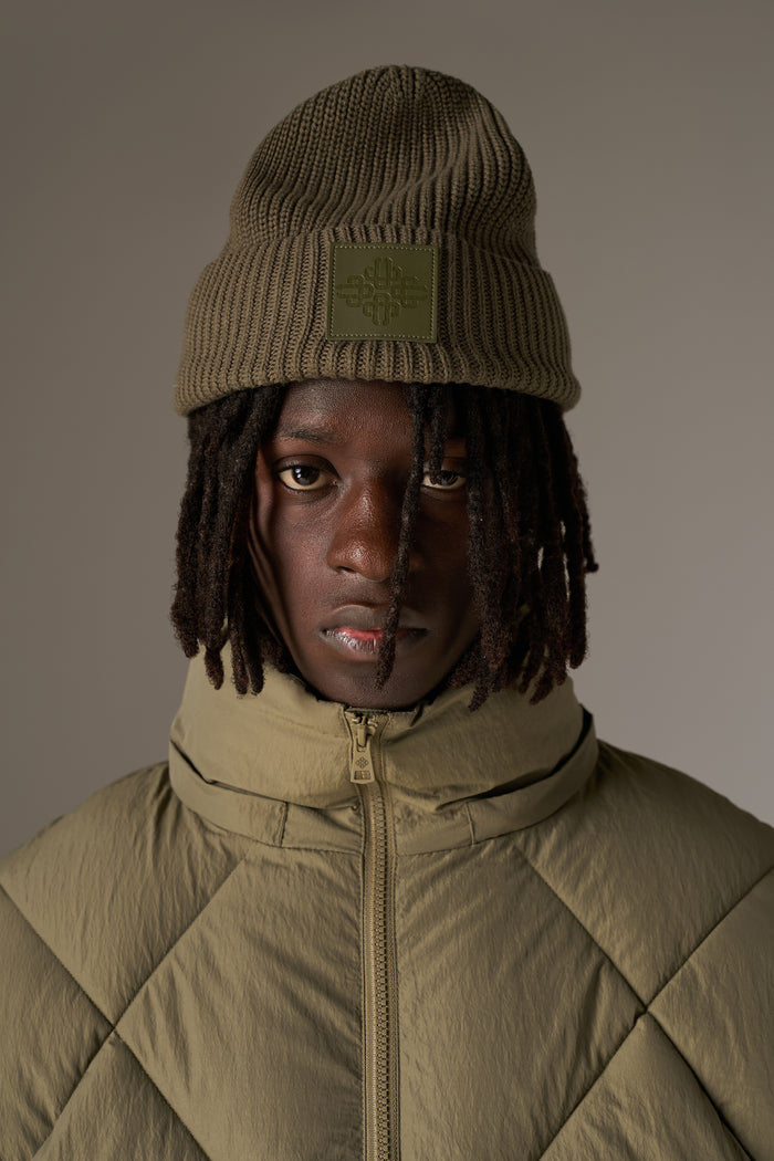 RIBBED EMBLEM BEANIE - KHAKI