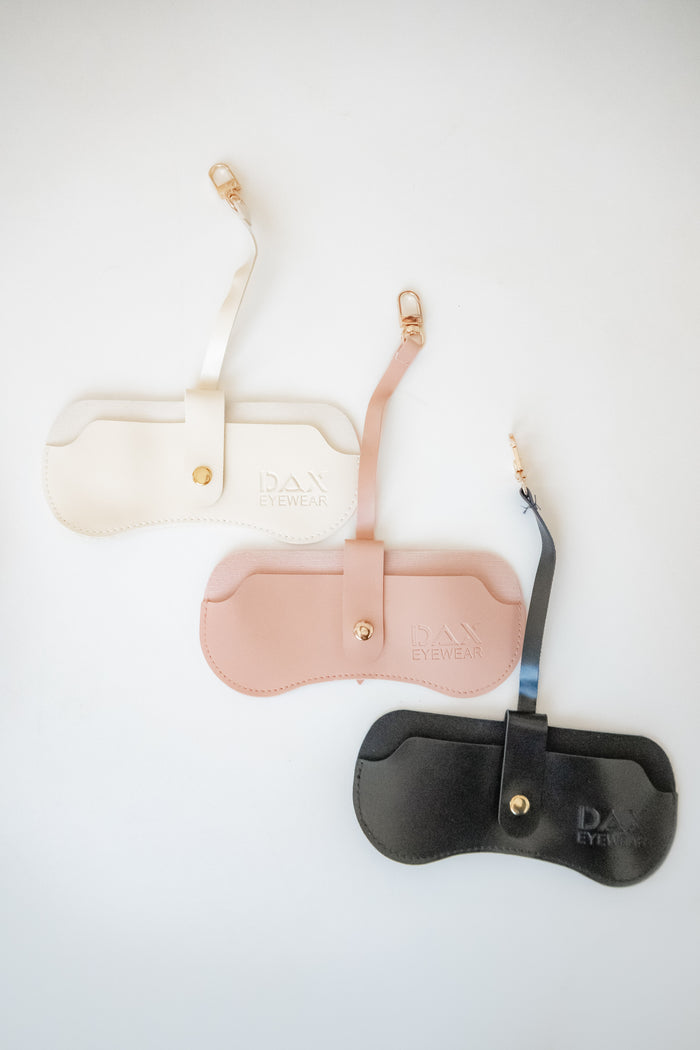 The Clip and Go Clutch - Black - One Eleven Olive Boutique
