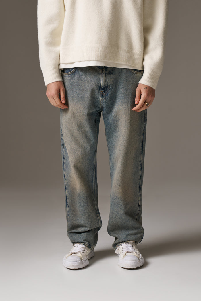 VINTAGE WASHED EMBLEM STRAIGHT LEG JEANS - BLUE WASH